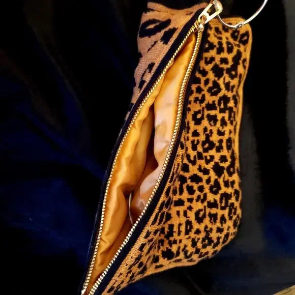 Chico's Animal Print Jacquard Ruana Shawl Sweater w/ Matching Bag | Size L/XL - Picture 7 of 11